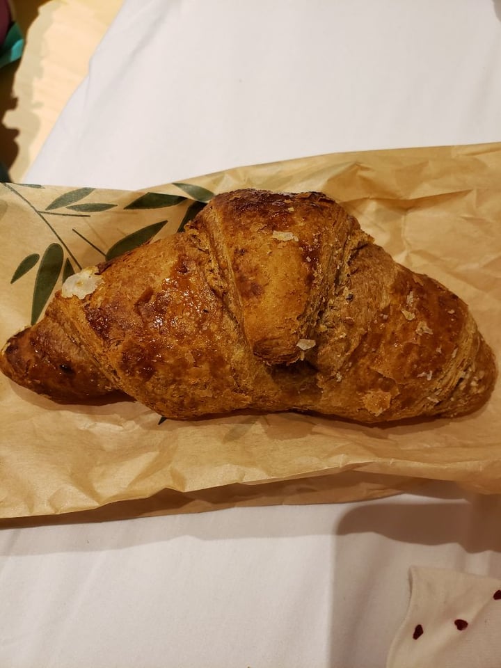 photo of Santoni - When Food is the Solution Vegan Croissant shared by @janettecarrillo on  11 Dec 2019 - review