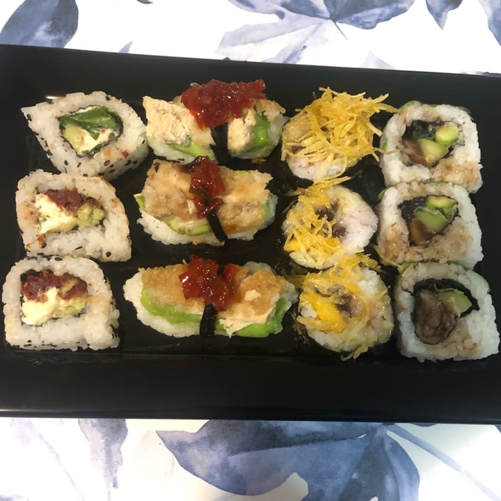 photo of Jiro Sushi - Sucursal Belgrano Sushi Vegano shared by @eugewarashi on  07 Apr 2022 - review
