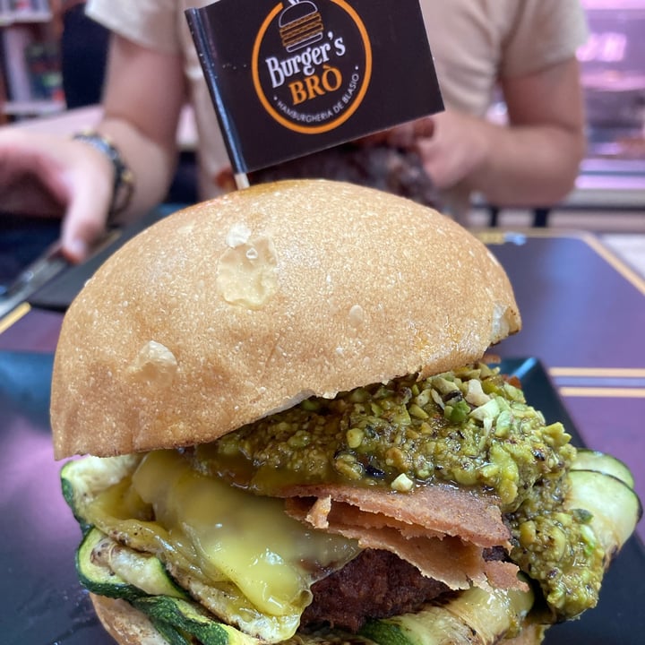 photo of Burger's bro' Brontolo veg shared by @mary3avx on  05 Aug 2022 - review
