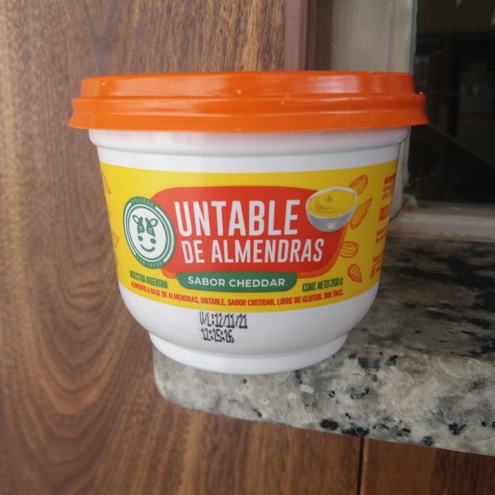 review photo of Felices Las Vacas Untable de Almendras Sabor Cheddar shared by @coniseverino on 06 Oct 2021 - review