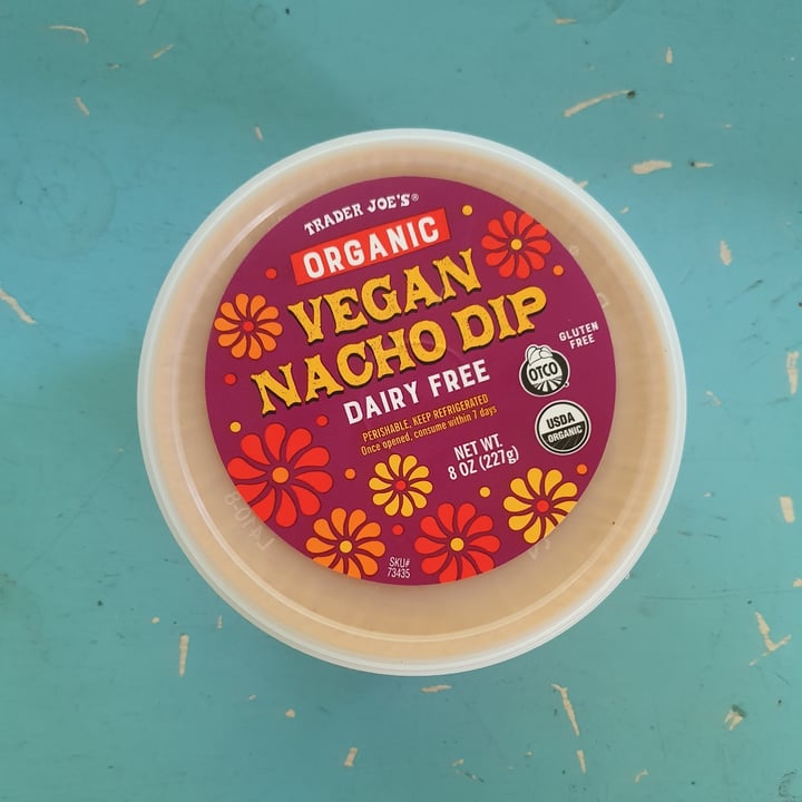 photo of Trader Joe's Vegan Nacho Dip shared by @paniwilson on  17 Apr 2022 - review