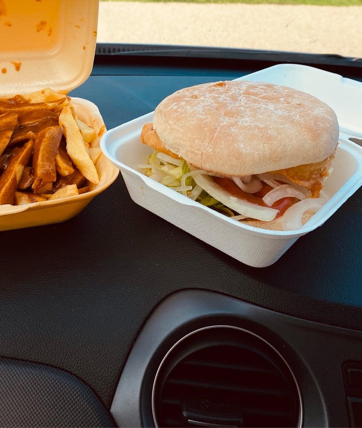 Infinity fish bar & grill United Kingdom ‘chicken’ Fillet Burger Review ...