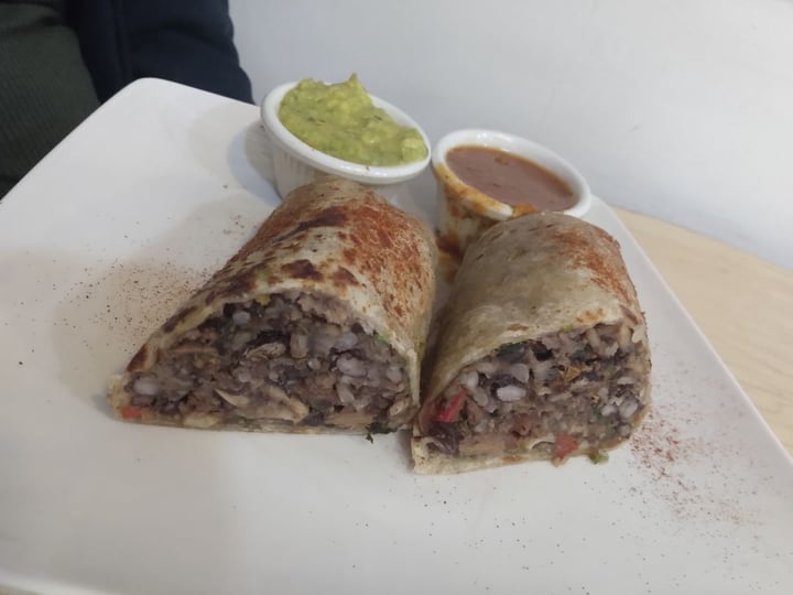 photo of La Cocinita Verde - Comida Vegana Vegan Burritos shared by @esmeralda on  30 Nov 2019 - review