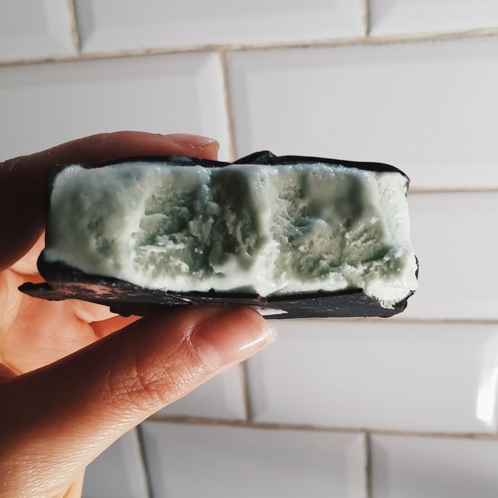 review photo of NotCo Not Icecream Sabor Menta shared by @belvegan on 12 Oct 2021 - review