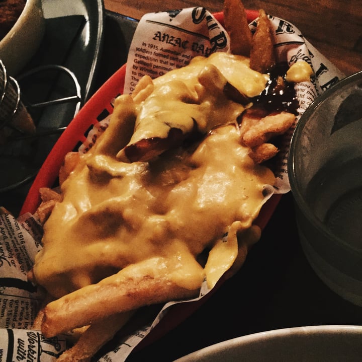 review photo of The Snug Public House Cheesy gravy chips shared by @mealsbymiri on 20 Apr 2018 - review
