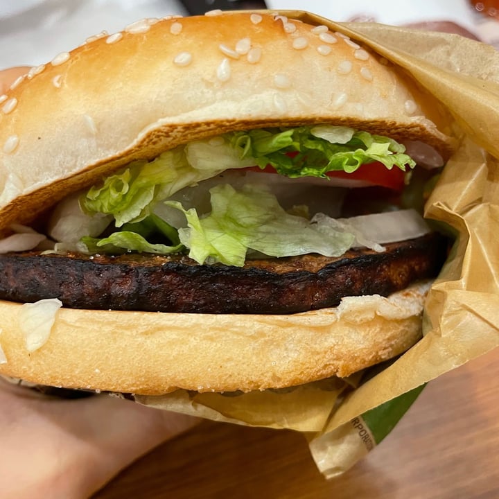 photo of Burger King - Jewel Changi Airport Plant-based whopper shared by @suncheetahh on  22 Aug 2021 - review