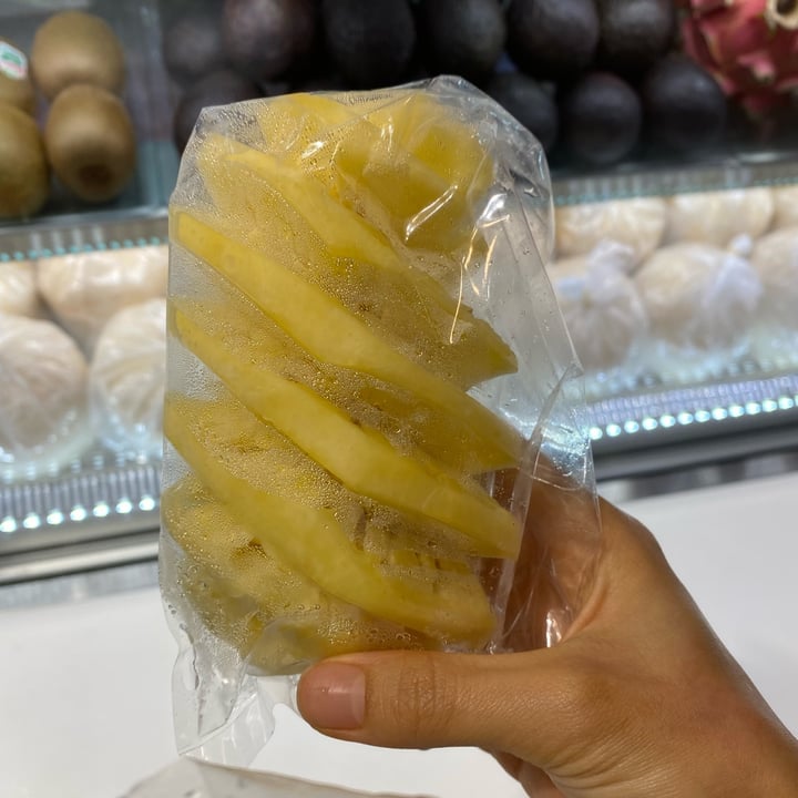 photo of SF Fruits & Juices - Tampines Mall Pineapple Slice shared by @tabs on  29 Jun 2022 - review