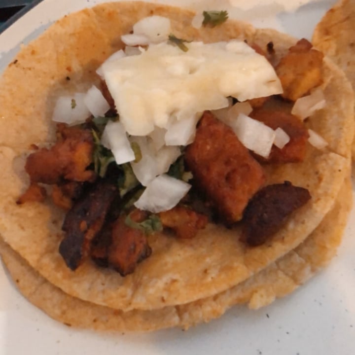 photo of Por siempre vegana 2 Taco al pastor shared by @saloshayo on  13 Sep 2020 - review