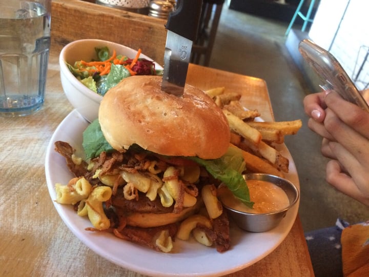 photo of MeeT in Yaletown The Mighty Mac shared by @gracecmla on  19 Aug 2019 - review