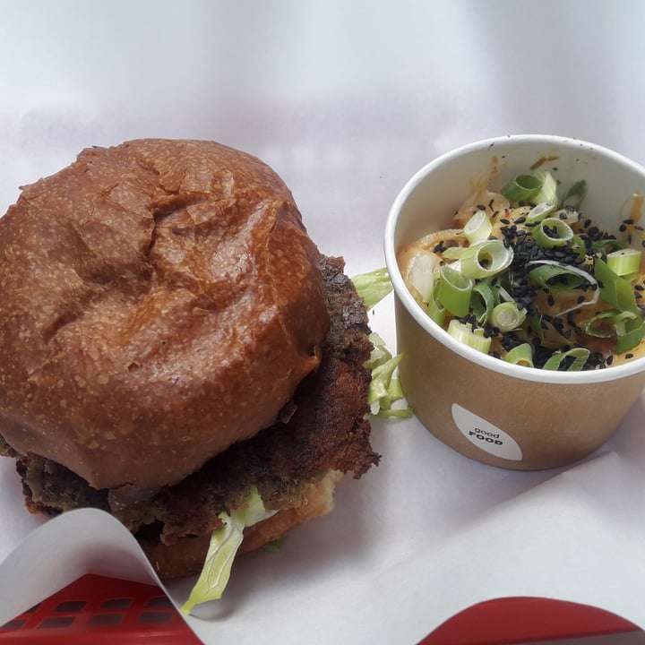 photo of Kitsune Burgers Falafel smash burger shared by @gabinboy on  16 Jul 2022 - review