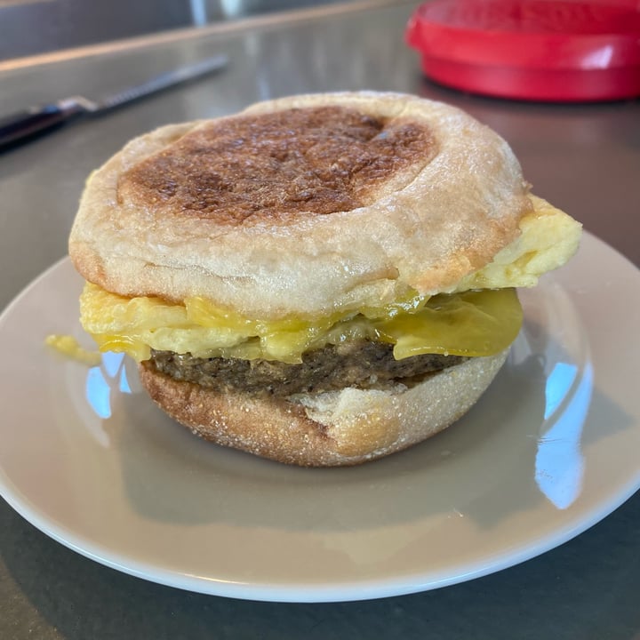 photo of Field Roast Classic style sausage egg cheese breakfast sandwich shared by @curvycarbivore on  26 Sep 2022 - review
