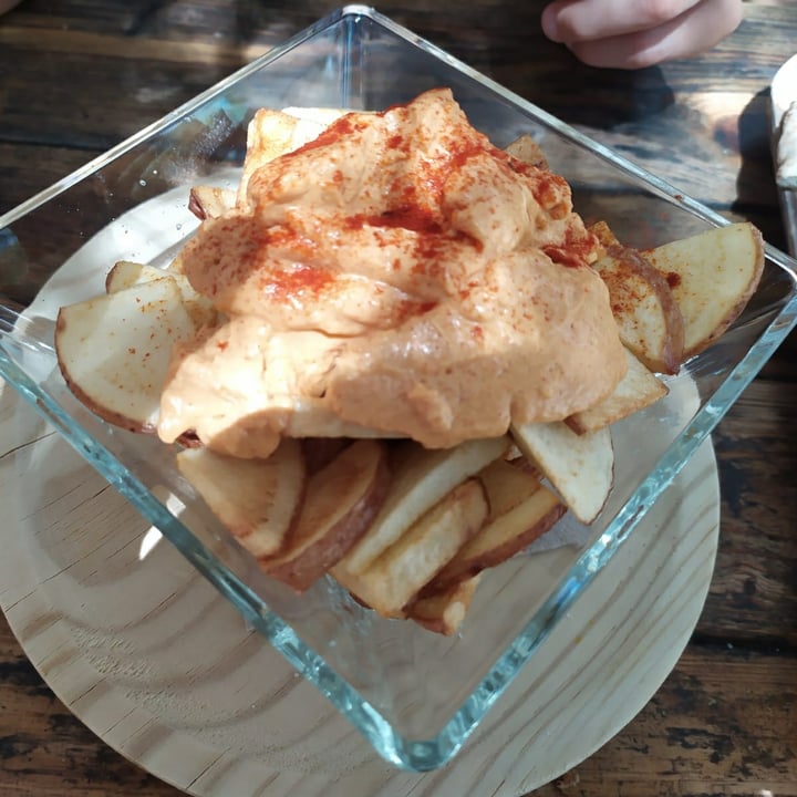 photo of Integral Patatas bravas con salsa vegana shared by @evains on  05 Aug 2020 - review