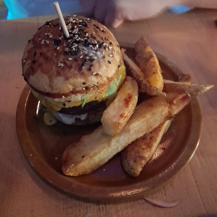 photo of Oleada Plant Based Hamburguesa shared by @beluda on  21 Mar 2022 - review