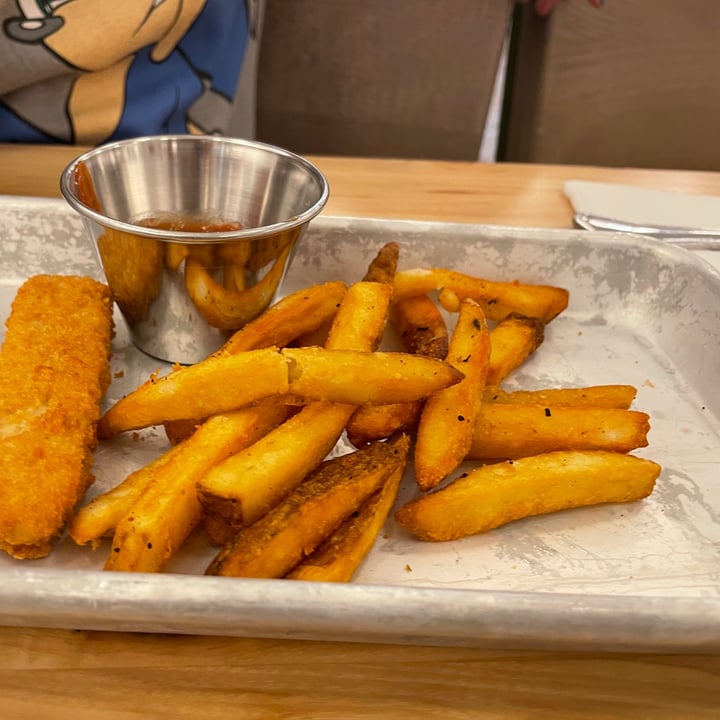 photo of Veggie Grill Large Fries shared by @jaggy on  02 Aug 2022 - review