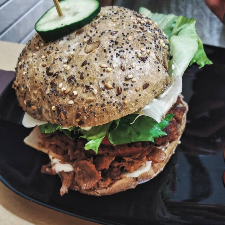 photo of Veganda Burger big smoky shared by @gracefulvegan on  23 Apr 2021 - review