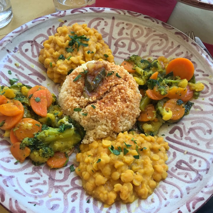 photo of Orient Experience Snc Venezia Couscous Verdure Al Curry E Lenticchie Gialle shared by @stefanokalo on  06 Jun 2020 - review