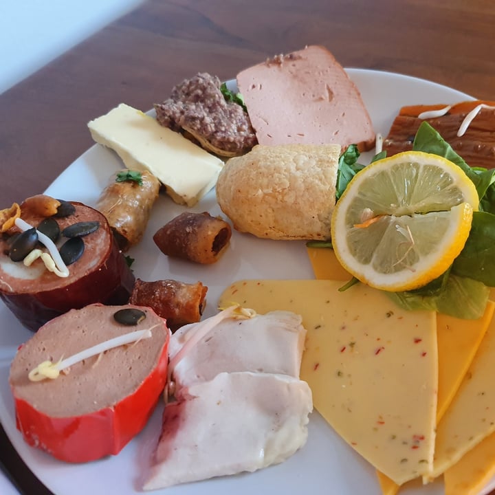 review photo of BÄRISTOs Vegan Deli Brunchbox shared by @felice on 13 Nov 2022 - review