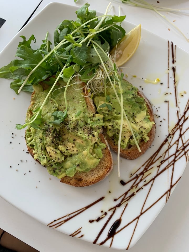 review photo of Crema Espresso Helensvale Smashed Avo Toast shared by @plantbasedarmy on 01 Feb 2020 - review