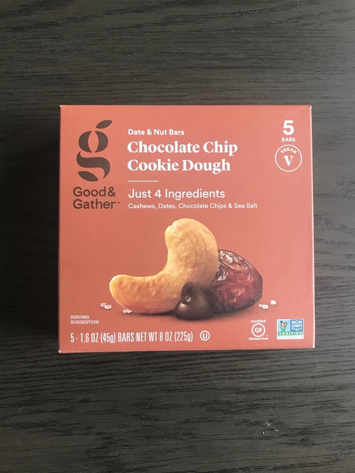 photo of Good & Gather Date & Nut Bars Chocolate Chip Cookie Dough shared by @dianna on  19 Nov 2019 - review