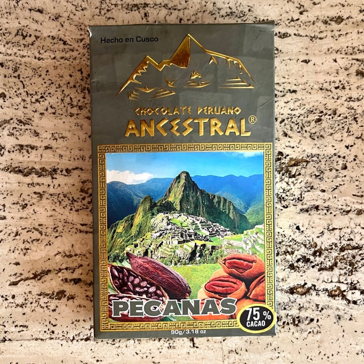 photo of Chocolate peruano ancestral Chocolate Pecanas shared by @cosmicfrog on  12 Jul 2022 - review