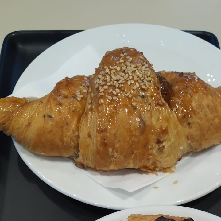 photo of Pasticceria Stella Cornetto veg alla marmellata di albicocche shared by @ire97 on  18 Jul 2022 - review