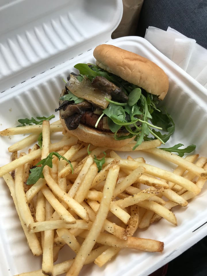 photo of Sawmill Vegan burger shared by @ody on  28 Apr 2018 - review