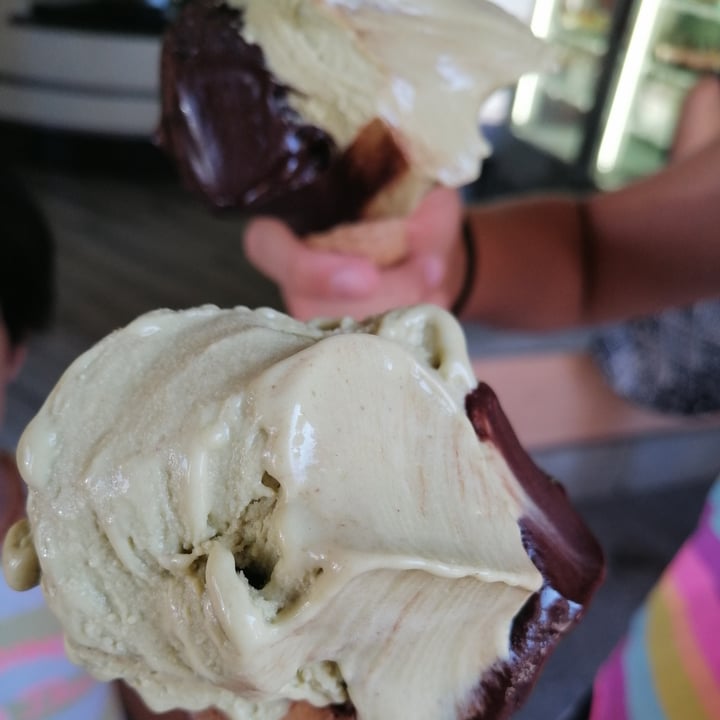 review photo of Gelateria Florian Gelato Pistacchio e Cioccolato Vegan shared by @eleeze on 10 Jul 2022 - review