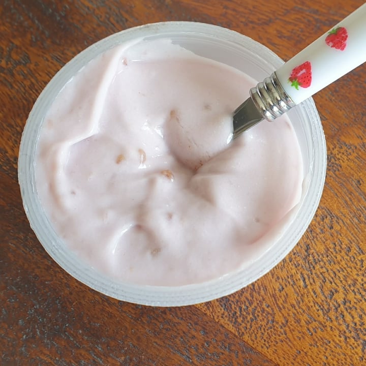 photo of Woolworths Food Strawberry, Raspberry & Banana Cultured Coconut shared by @compassionate1candy on  10 Aug 2022 - review