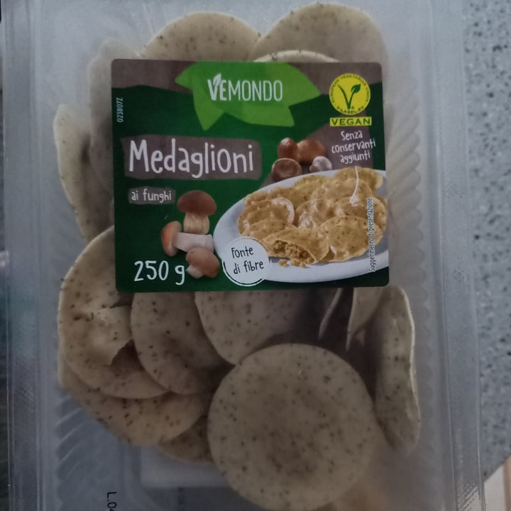 photo of Vemondo  Medaglioni ai Funghi shared by @chiarhontas on  12 Aug 2022 - review