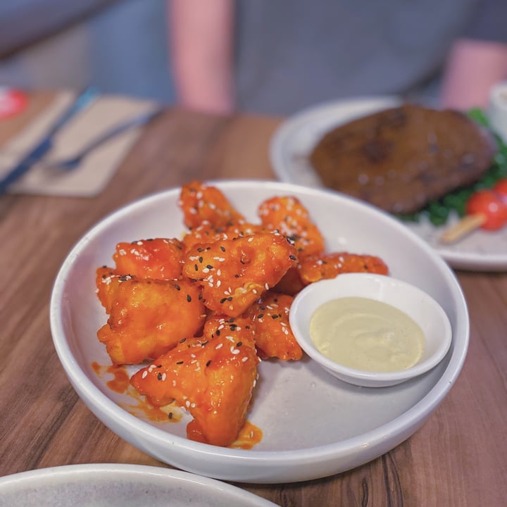 photo of Yavanna Cauli Wings w Spicy Buffalo sauce shared by @cake on  21 May 2022 - review