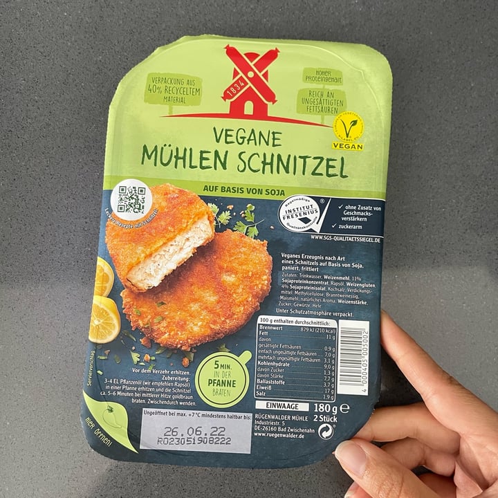 review photo of IronMaxx Schnitzel Vegan shared by @martinadibernardo on 12 Jun 2022 - review