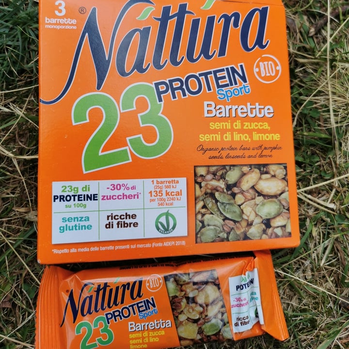 photo of Nattura 23 Protein Sport: Barrette semi di zucca, semi di lino, limone shared by @margherella on  31 Jul 2022 - review