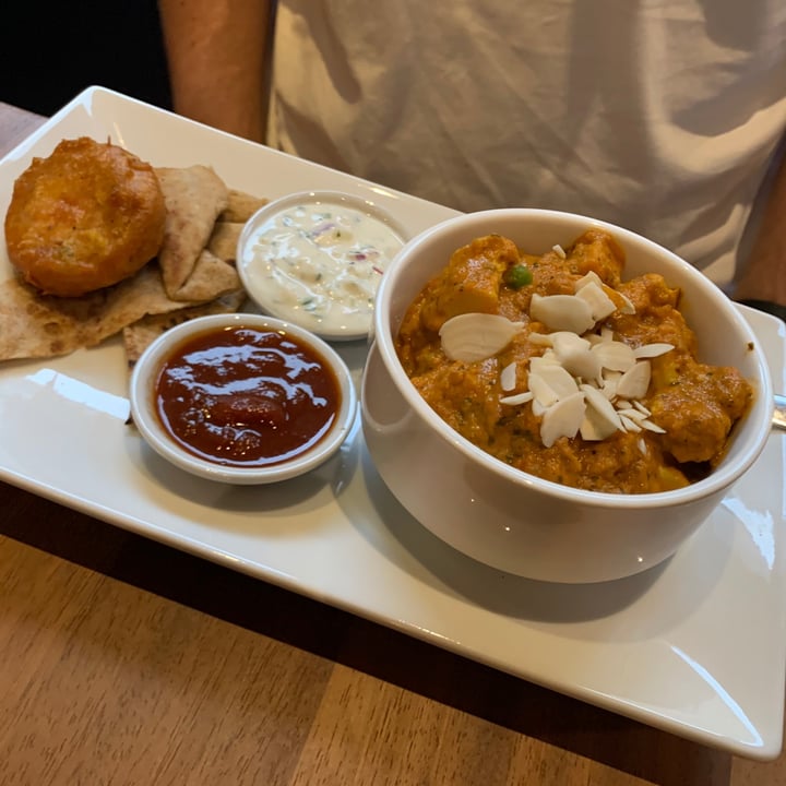 review photo of David Bann Roasted Cauliflower, Potato and Chickpea Curry shared by @whodgetts on 20 Aug 2020 - review