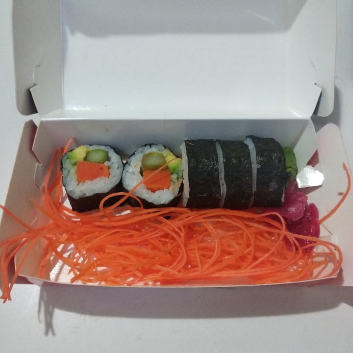 photo of 3 Dragones Maki vegano shared by @brenduliiii on  07 May 2020 - review