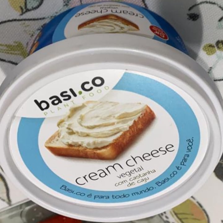 photo of Basi.co Cream Cheese Vegetal shared by @amandabthill on  17 Apr 2022 - review