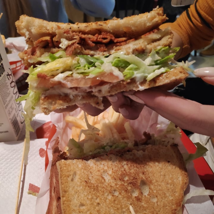 photo of Kuky's Place Sandwich Mónica Mur shared by @elenacasadoyt on  07 Feb 2022 - review