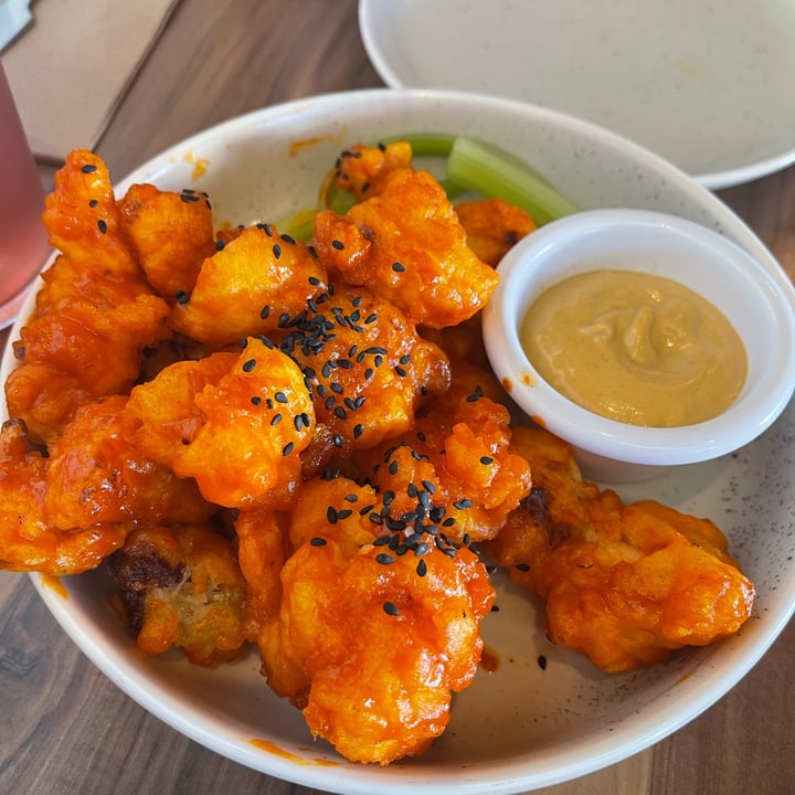 photo of Yavanna Cauli Wings w Spicy Buffalo sauce shared by @tdk76 on  22 Jun 2021 - review