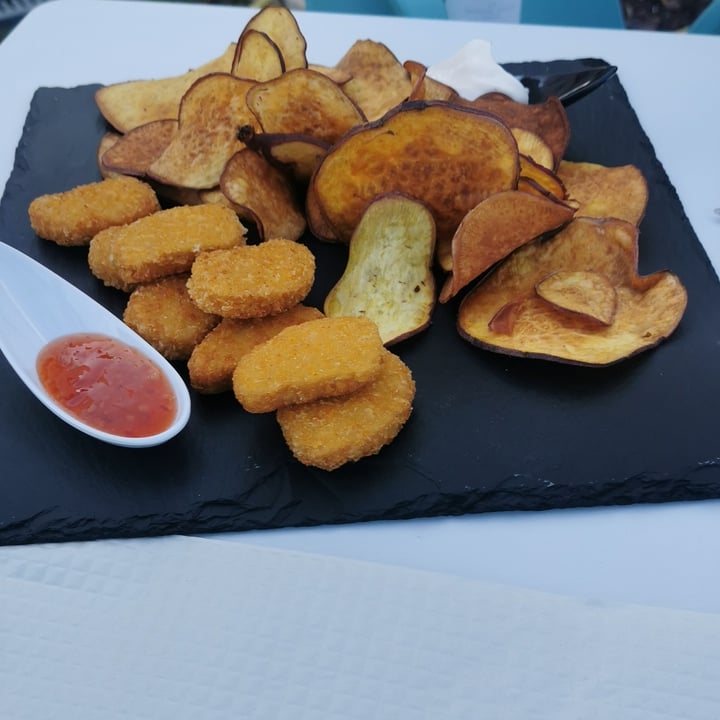 review photo of Veggie Café No Chicken Nuggets, Bifana Seitan, Carbonara shared by @veraclmartins on 02 Aug 2021 - review