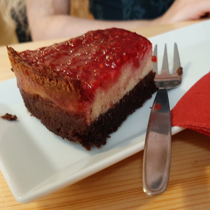 photo of Sociální bistro Střecha Raspberry "cheesecake" shared by @sylva-j on  15 Oct 2022 - review