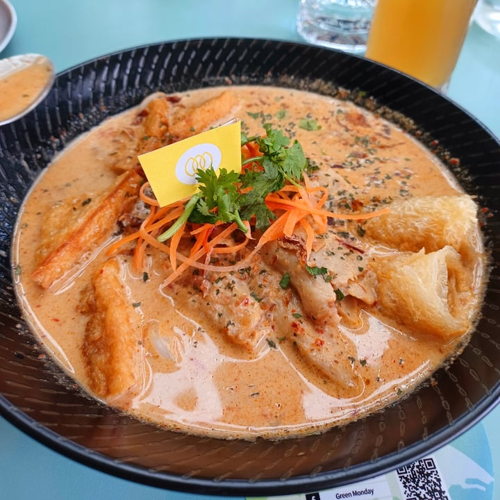 review photo of Green Common Singapore Heura Chicken Laksa shared by @teresa77 on 02 Nov 2021 - review