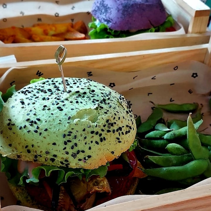 photo of Flower Burger Jungle Burger shared by @soniaveg on  16 Jul 2022 - review