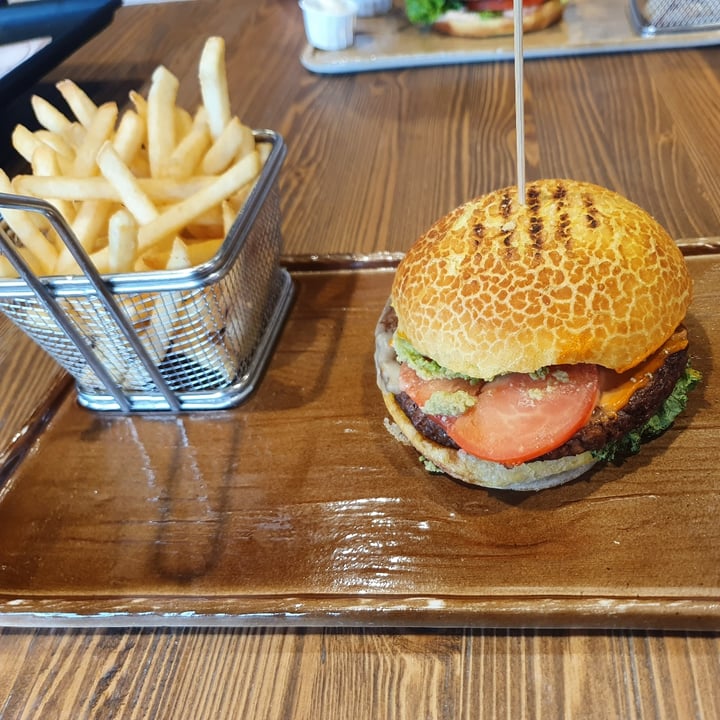 photo of Autogrill Montealto Sud Wow Burger shared by @eleonora93 on  08 Jul 2022 - review