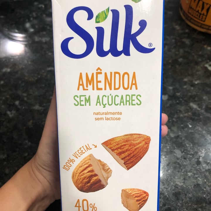 photo of Silk Alimento líquido de almendra sin azúcar shared by @marinasrezende on  10 May 2022 - review