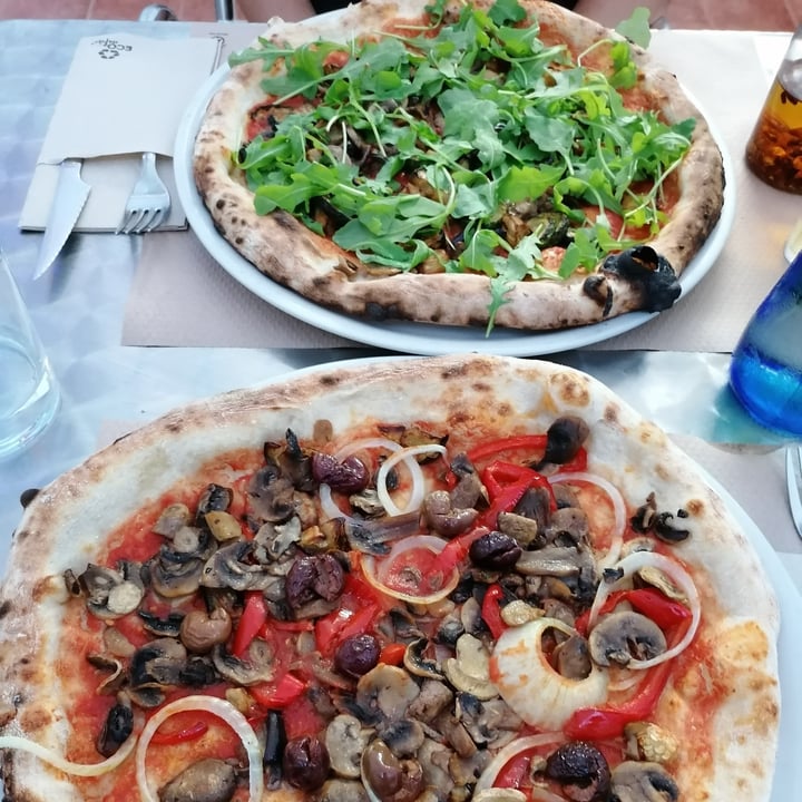 photo of Restaurante Putxinel·lis Pizza vegana shared by @neusbcn on  01 Jul 2022 - review