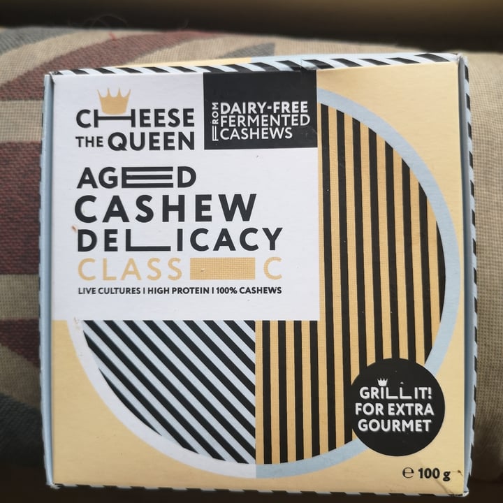 photo of Cheese the Queen Classic Aged Cashew shared by @stephilosopher on  28 Jun 2022 - review