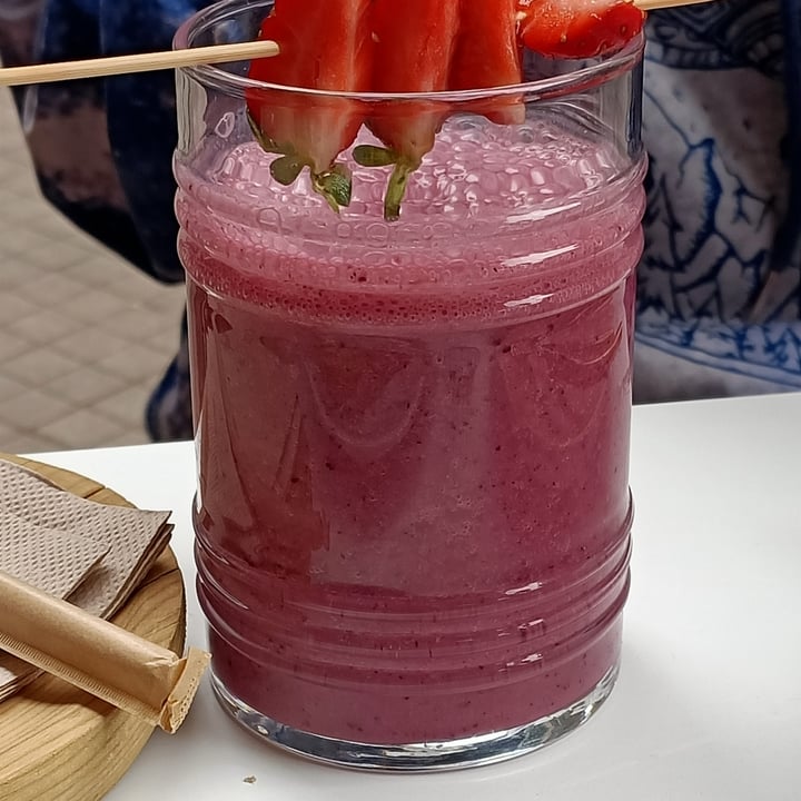 photo of Pumpernickel Artisan Bakery Batido de frutos rojos shared by @borjadh on  27 Sep 2021 - review