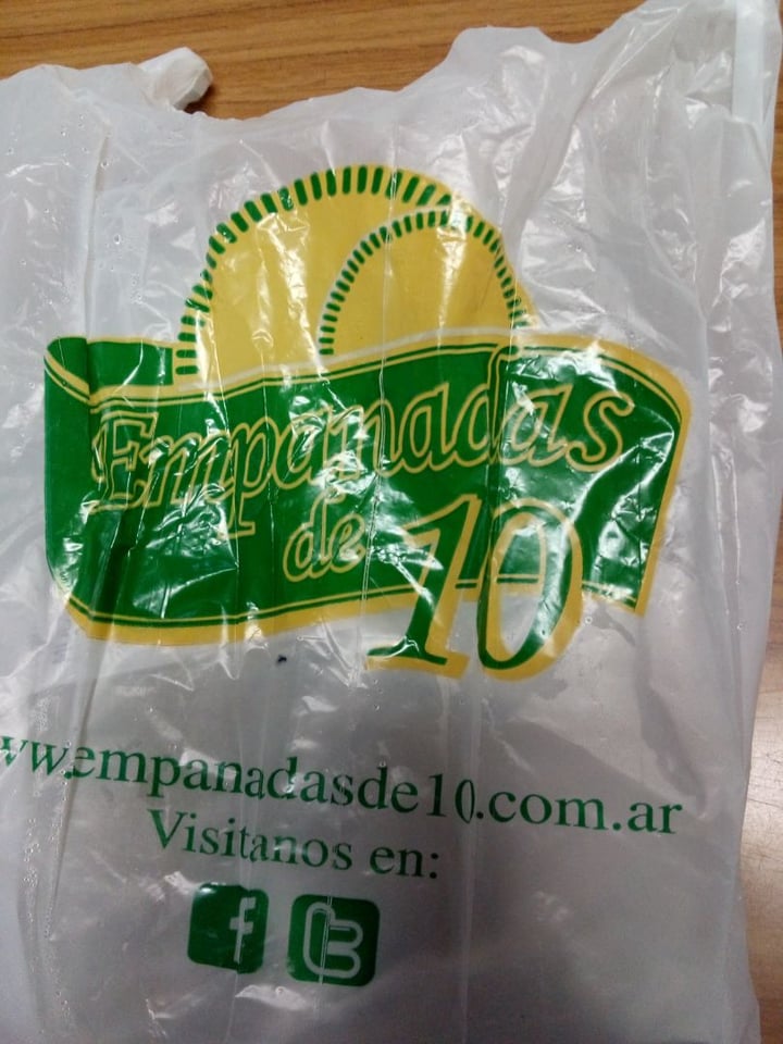 photo of Empanadas de 10 Empanada De Acelga Y Queso Vegano shared by @andreitapobre on  01 Mar 2020 - review