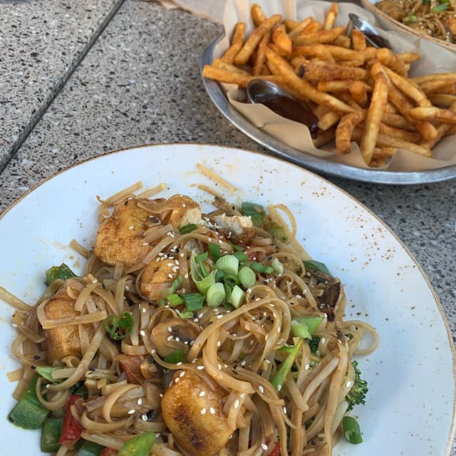 Lazy Dog Restaurant & Bar