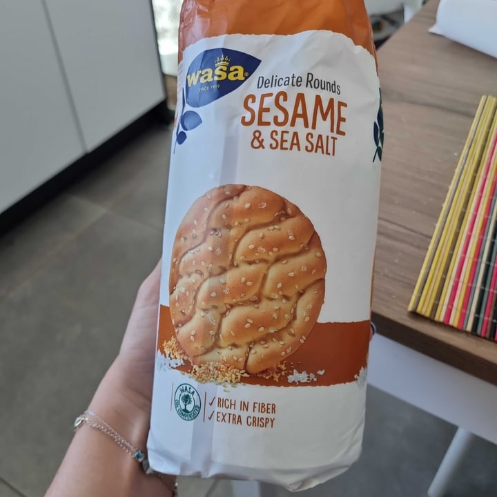 photo of Wasa Delicate rounds sesame e sea salt shared by @larabarle on  13 Jun 2022 - review