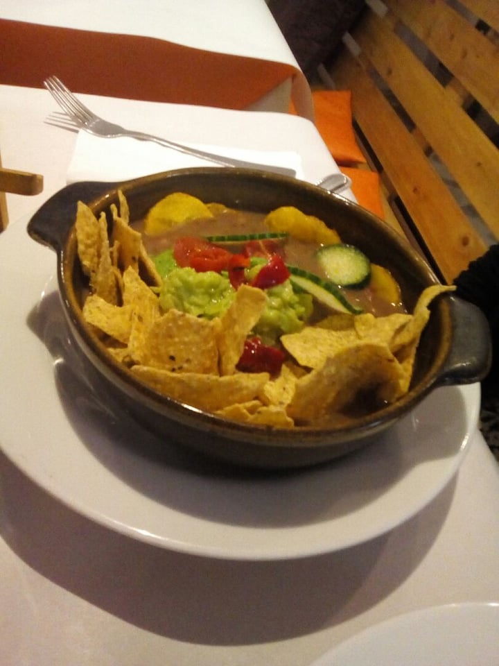 review photo of Caballete & Berenjena Vegan Food Panchos en cazuela. shared by @ricardodiazalarcon on 17 Oct 2019 - review
